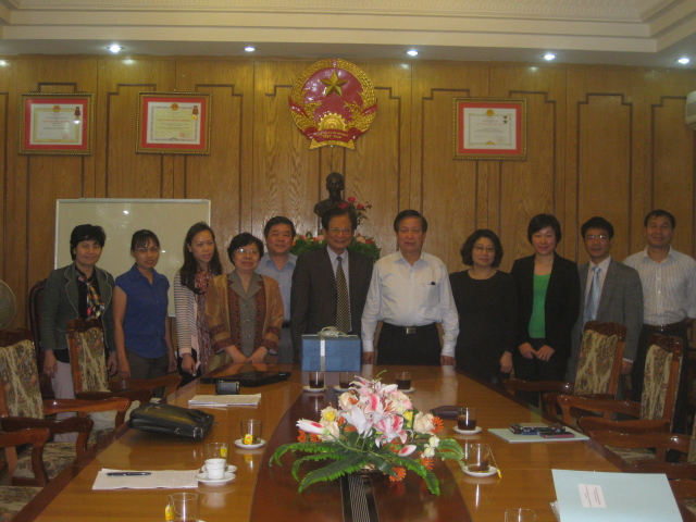 Bộ trưởng Bộ Xây dựng làm việc với Hiệp hội các đô thị Việt Nam